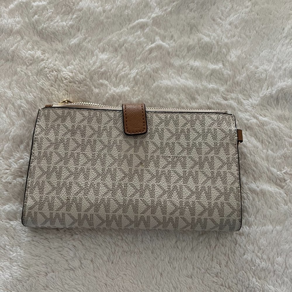 Michael Kors small white/brown logo bifold wallet - Picture 2 of 5